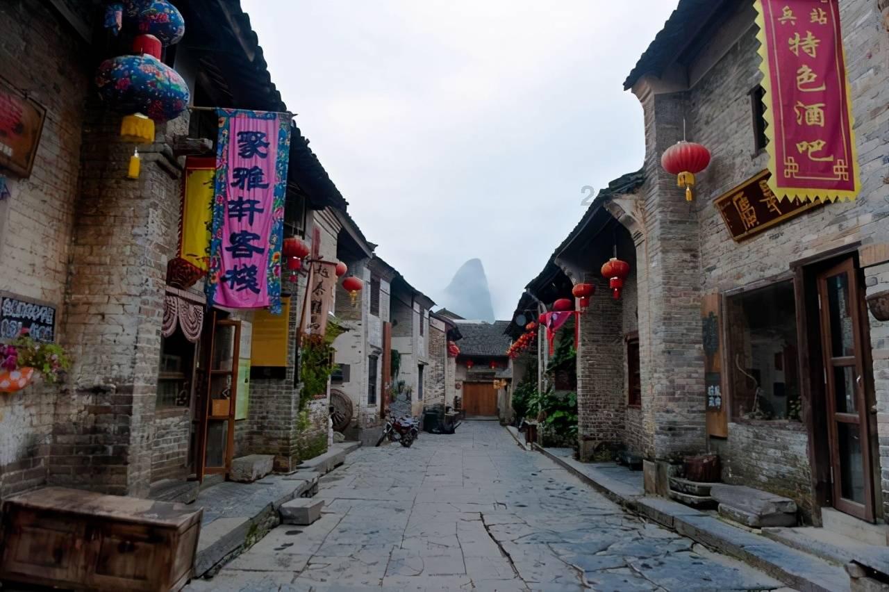 我承认,听到《侦查英雄》“三排到齐,仅剩两人”这句话,我哭了